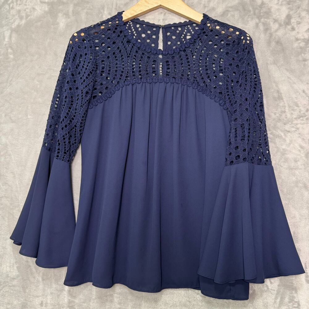 Lilly Pulitzer Amenna Top Womens 2 Navy Blue Bell Sleeve Crochet Lace Neck